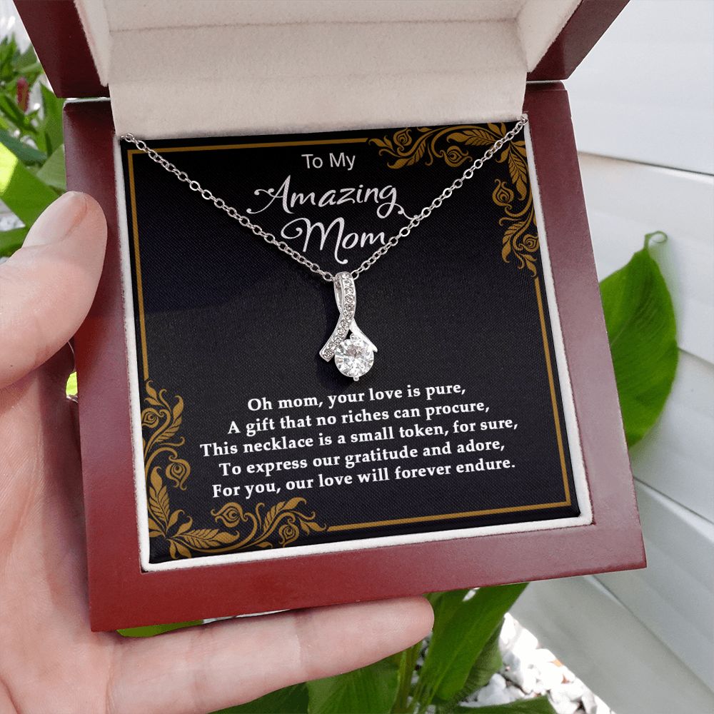 Small token Alluring Beauty necklace - 18k White and Gold